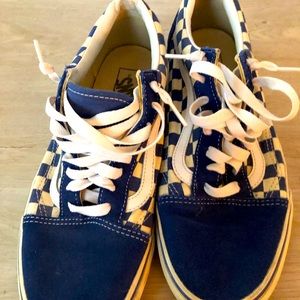 VANS PRIMARY CHECK OLD SKOOL BLUE AND WHITE.  Out of box, but new. Never worn.